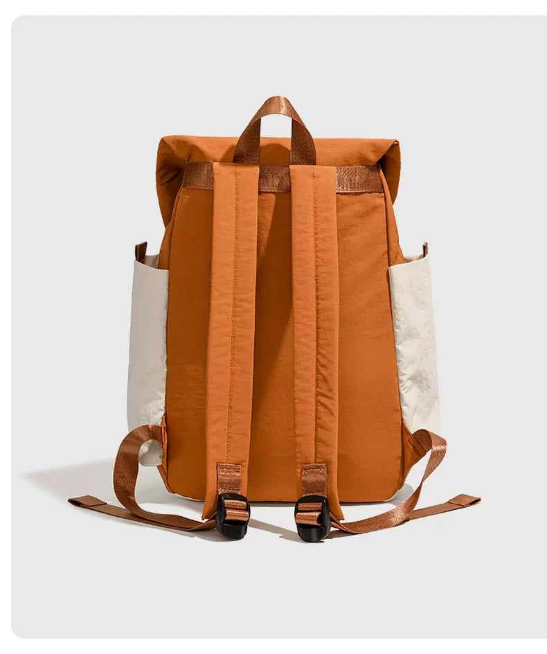 Adjustable shoulder straps and back of the Jeep backpack